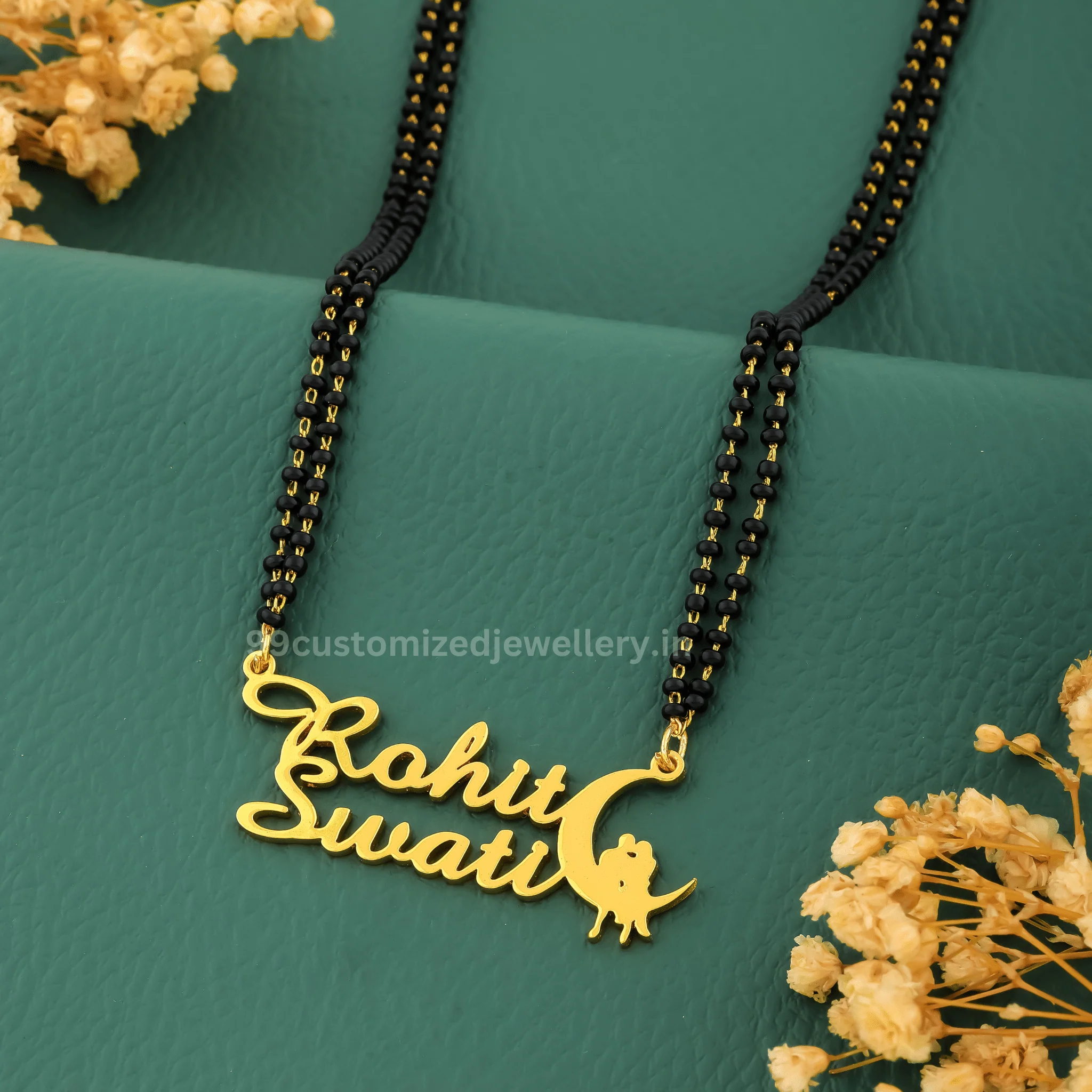 Custom Couple Name Necklace – Personalized Gold Name Pendant for Lovers