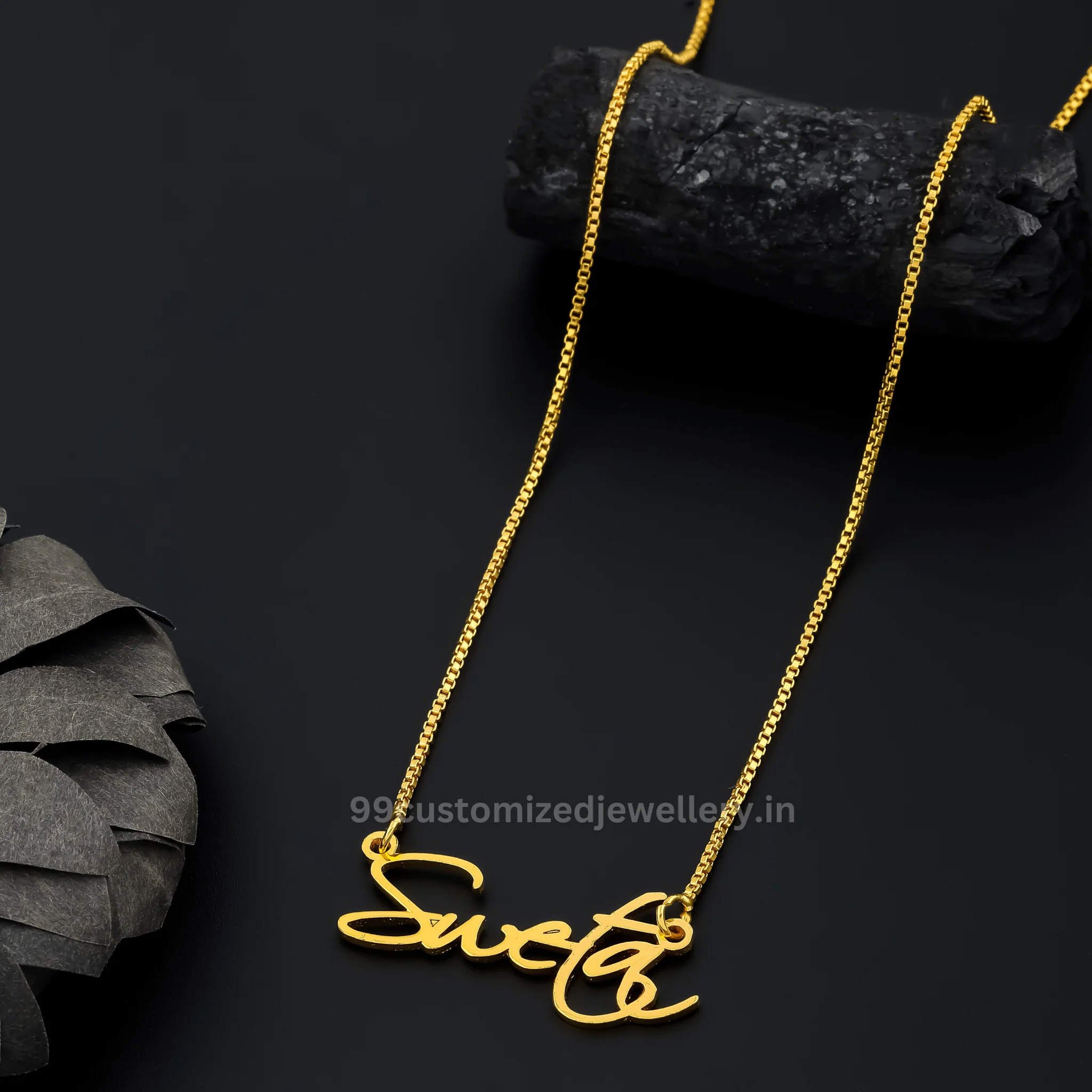 Cursive Curved Name Necklace - Image 3