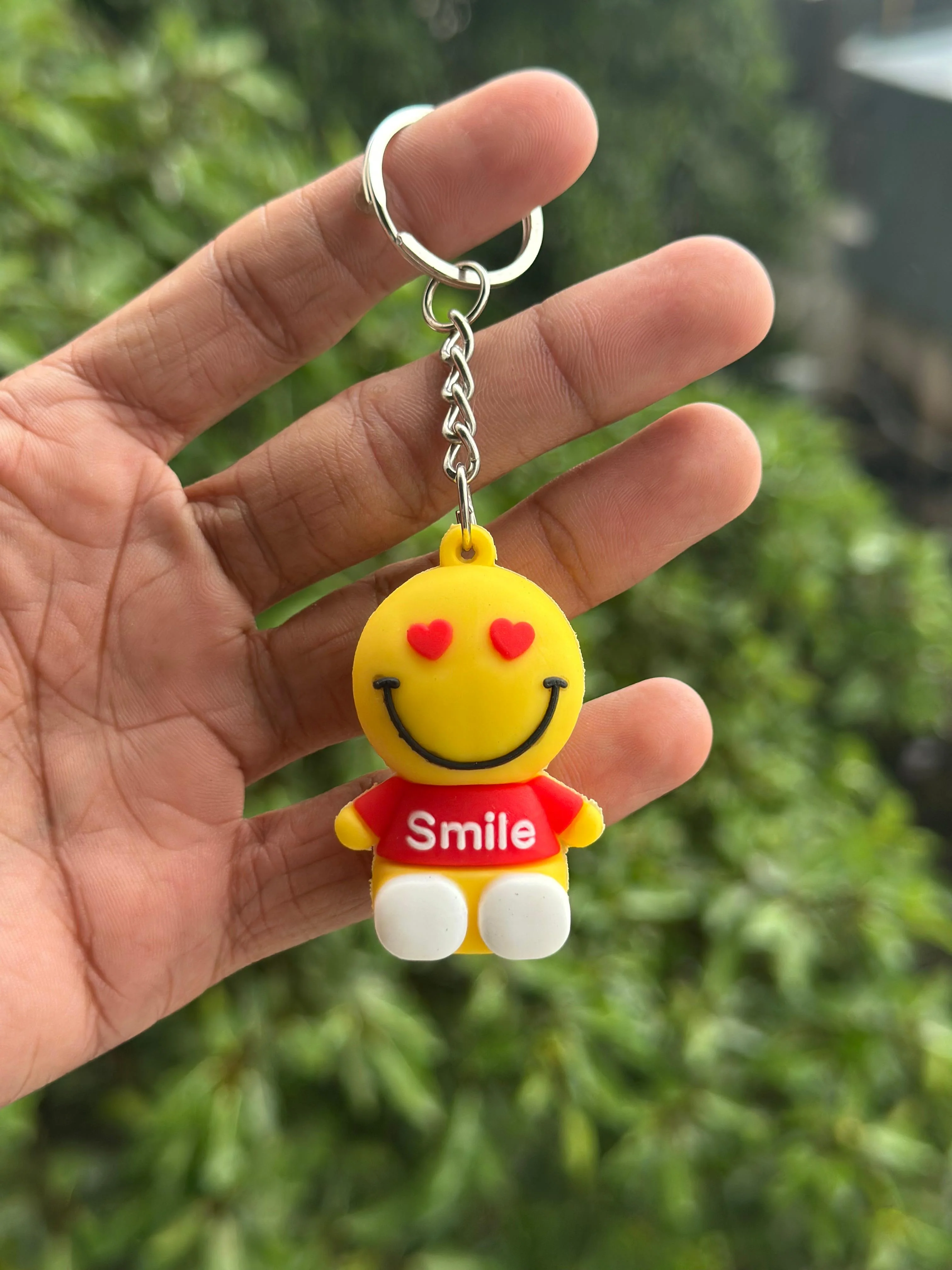Smile Emoji Keychain – Love Eyes Design(k-4) - Image 3