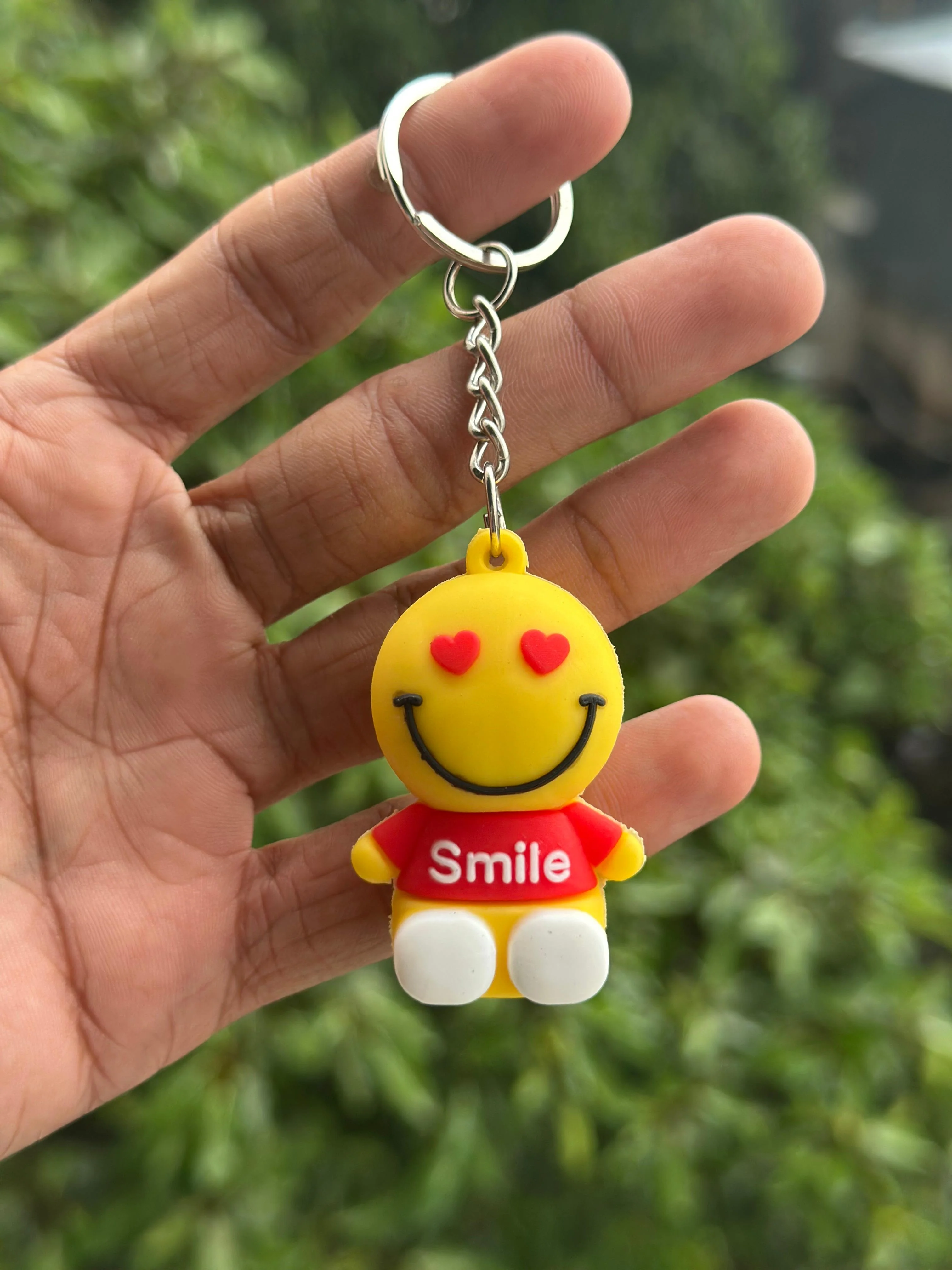 Smile Emoji Keychain – Love Eyes Design(k-4) - Image 4